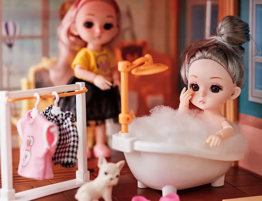 سينسوريا: بيت الدمى - فيلا كلاسيكية كبيرة مع إضاءة وإكسسوارات كاملة (تجميع ذاتي DIY) - الصورة 5